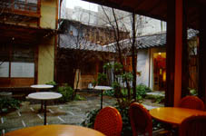 machi10.jpg (53987 bytes)