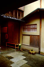 machi7.jpg (45801 bytes)